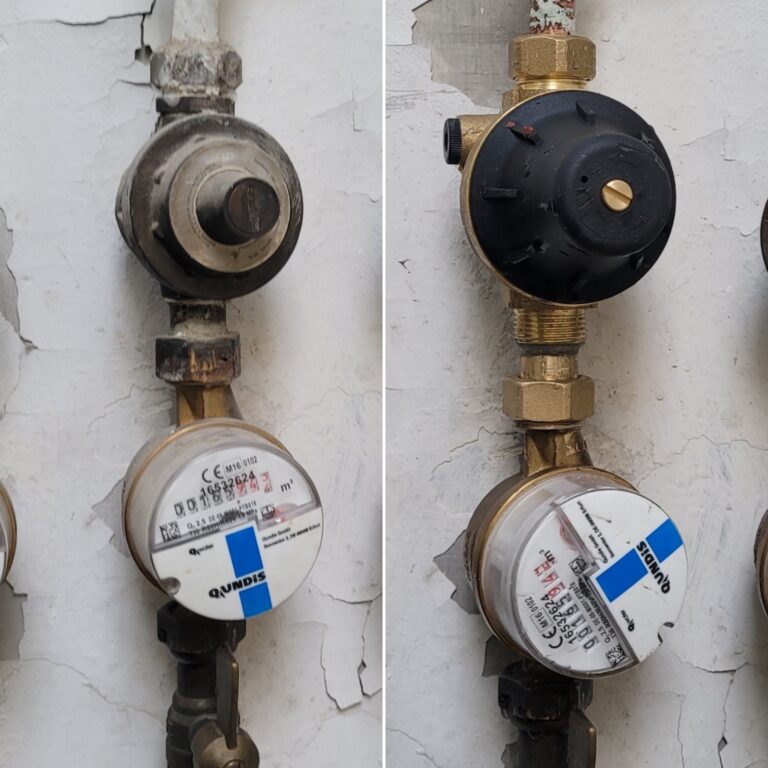 Ancien et nouveau réducteur de pression au-dessus d’un compteur d’eau