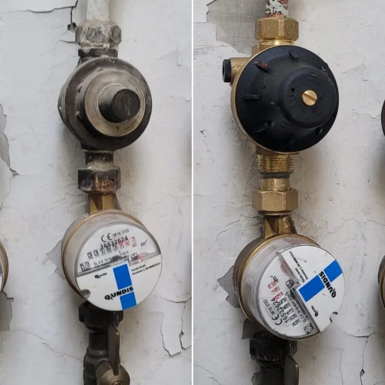 Ancien et nouveau réducteur de pression au-dessus d’un compteur d’eau