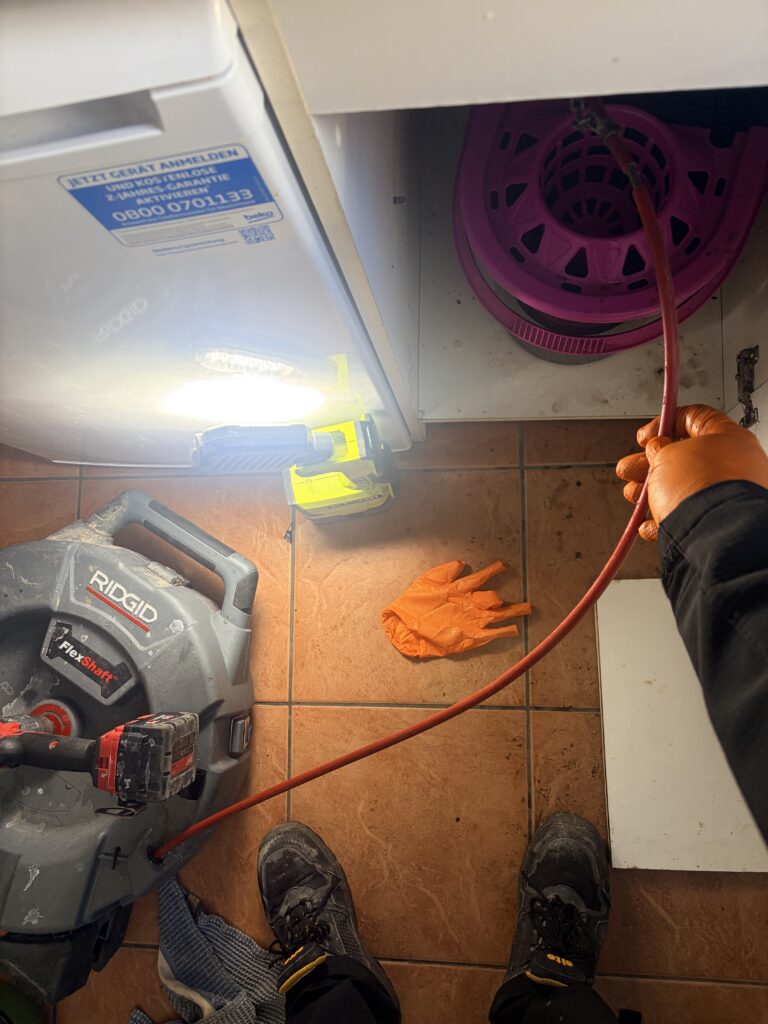 Débouchage d'évier au furet électrique RIDGID par GC Plomberie à Marseille 13001